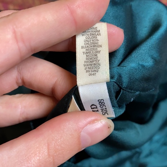 1997 VINTAGE VICTORIAS SECRET EMERALD GREEN SATIN PJ TOP BUTTON UP - Picture 6 of 6